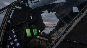 26D_Army_AH-64_Apache_NVGs